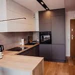 דירה Jbhotels Prestige 3*